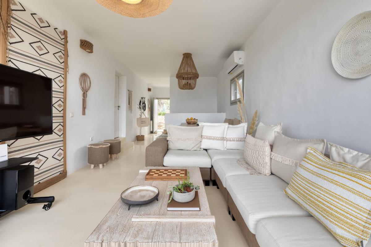 Amalgam Homes Paros