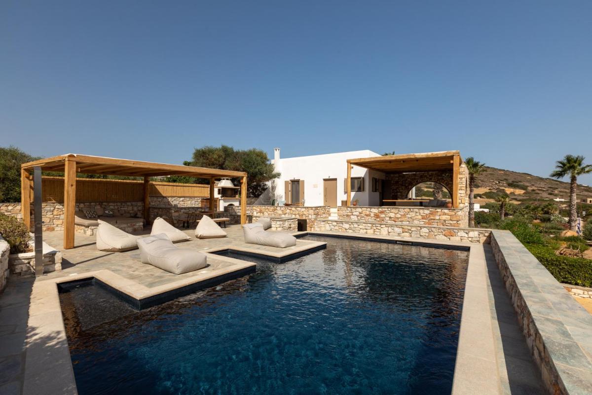 Amalgam Homes Paros