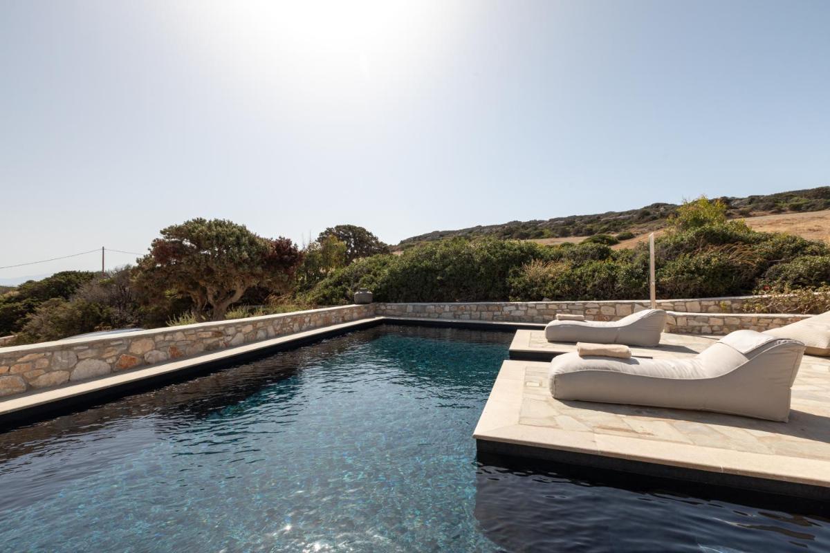 Amalgam Homes Paros