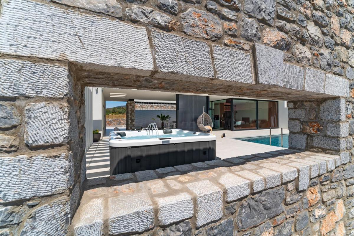 amara luxury villas