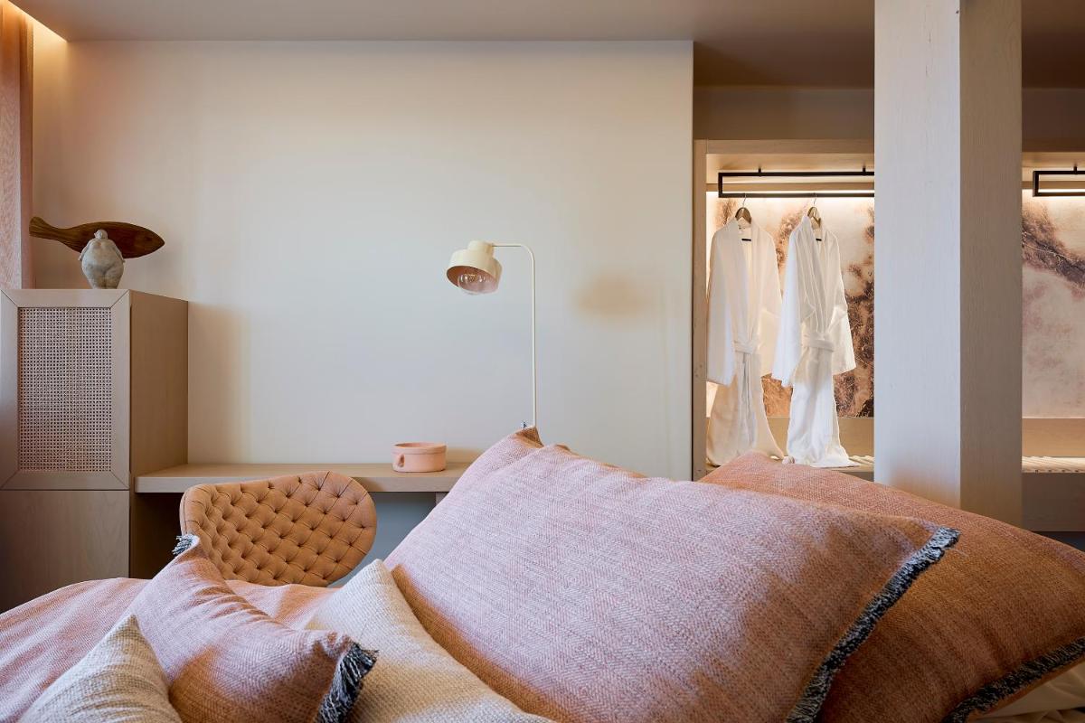 Amazon Mykonos Suites & Spa