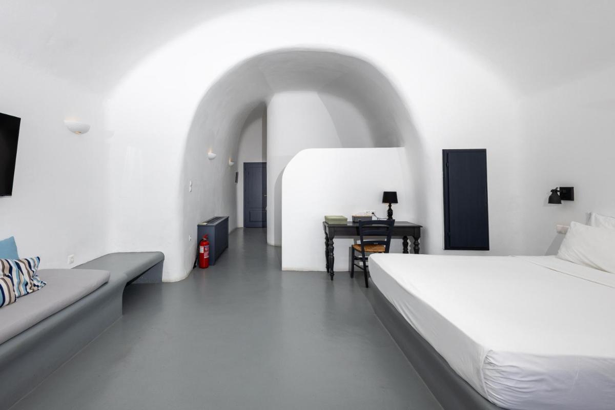 Grand Ambassador Santorini Hotel