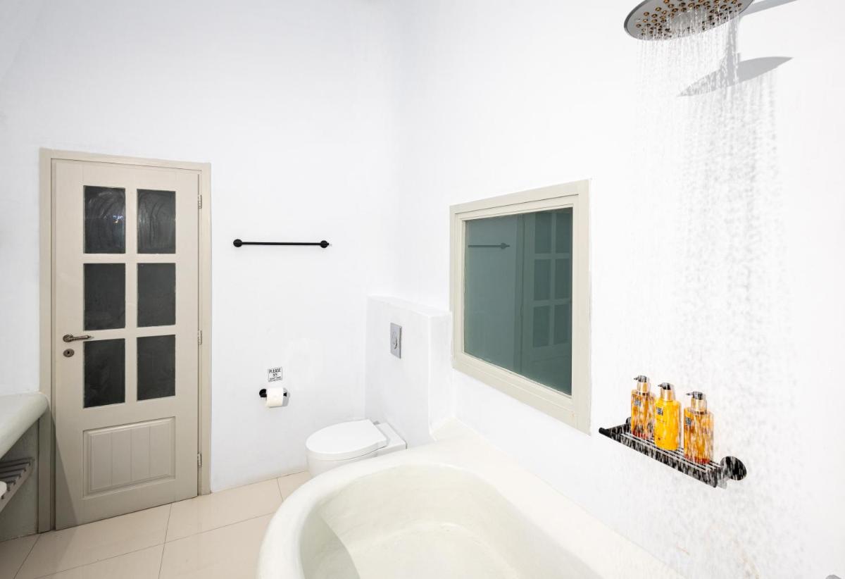 Grand Ambassador Santorini Hotel