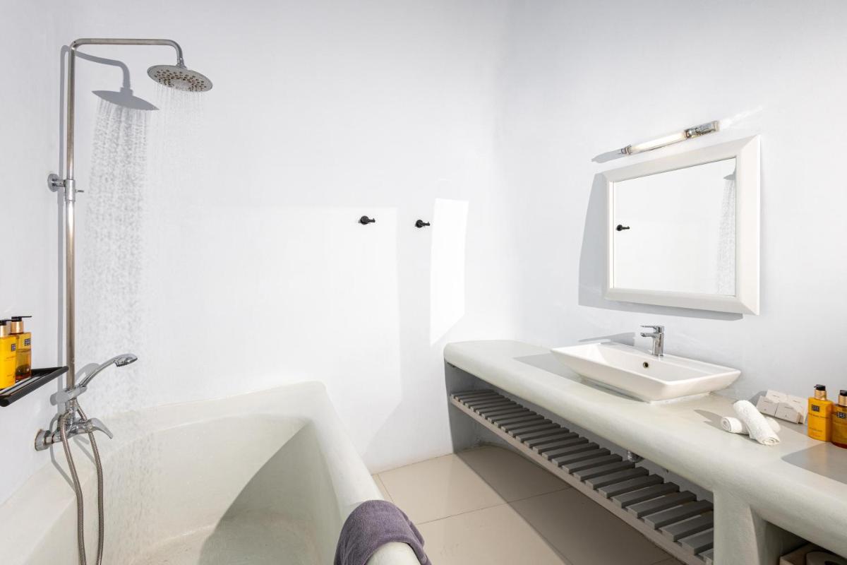 Grand Ambassador Santorini Hotel