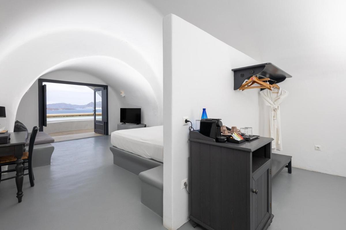 Grand Ambassador Santorini Hotel