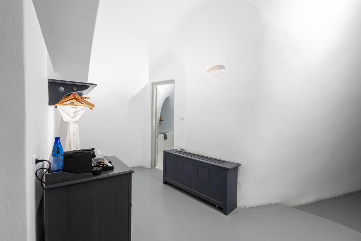 Grand Ambassador Santorini Hotel