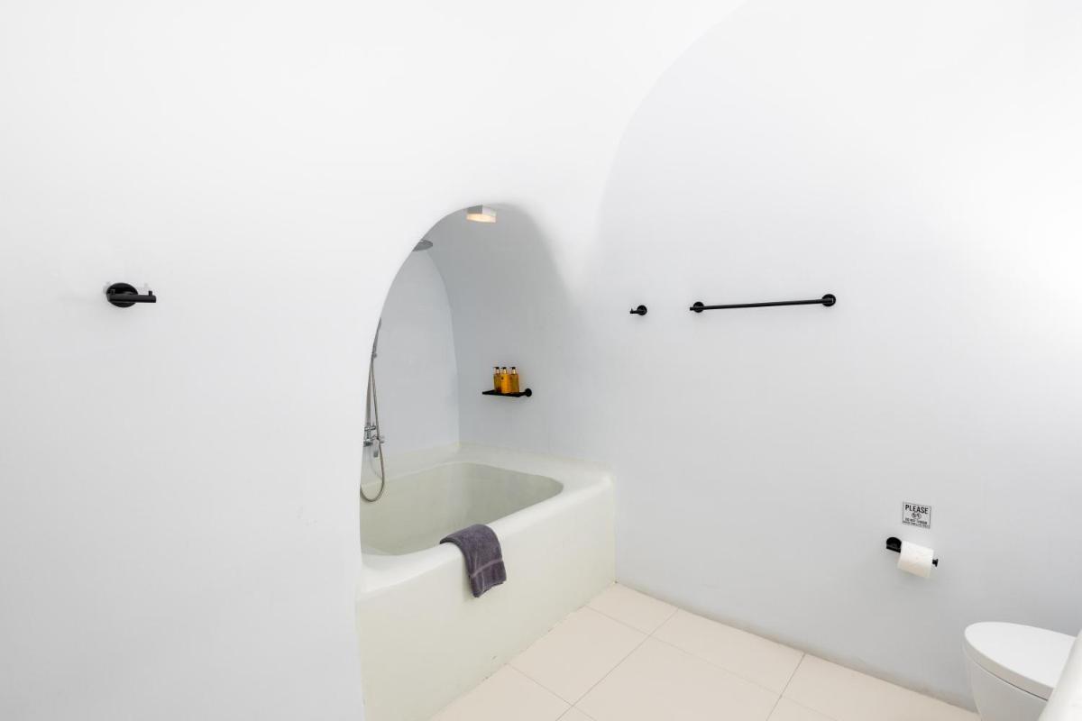 Grand Ambassador Santorini Hotel