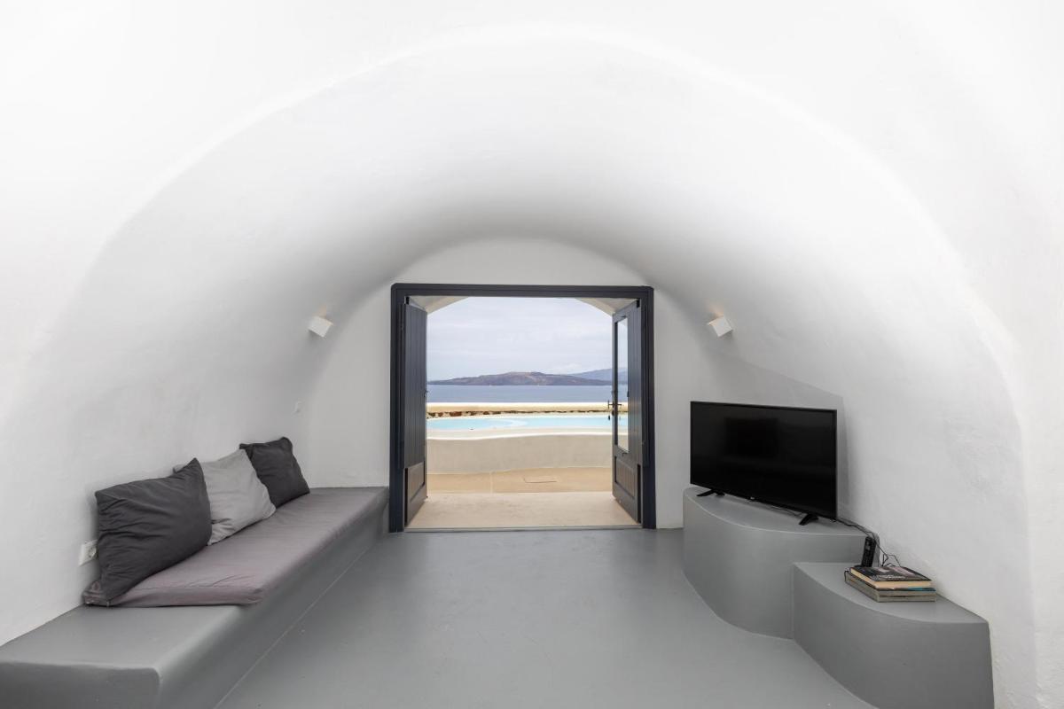 Grand Ambassador Santorini Hotel