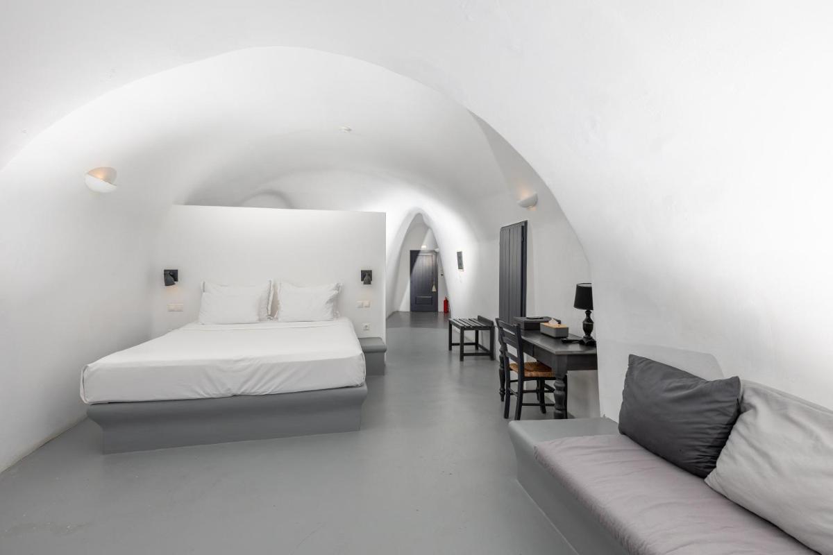 Grand Ambassador Santorini Hotel