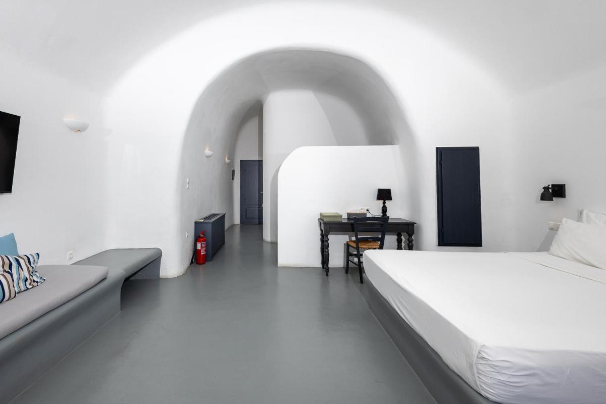 Grand Ambassador Santorini Hotel