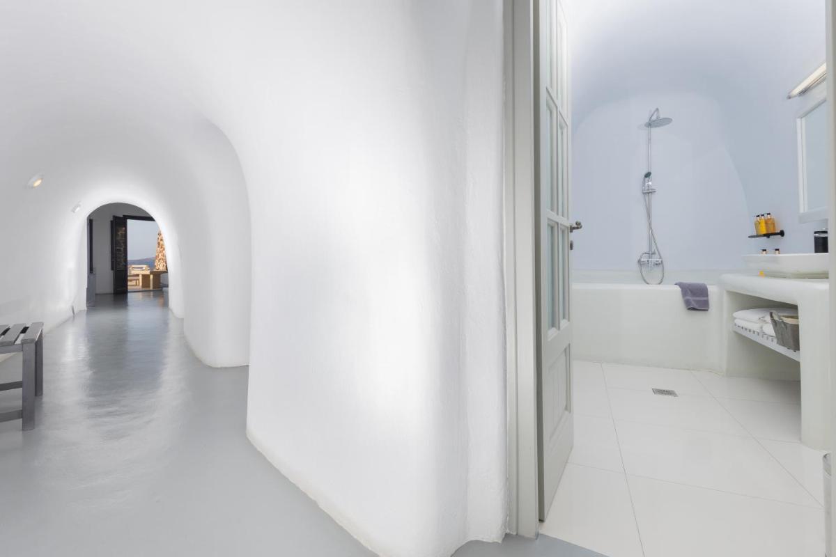 Grand Ambassador Santorini Hotel