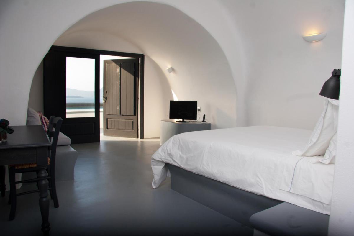 Grand Ambassador Santorini Hotel