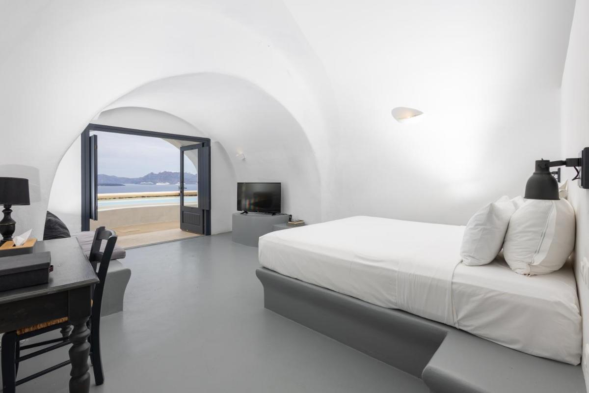 Grand Ambassador Santorini Hotel