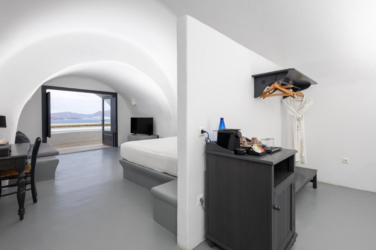 Grand Ambassador Santorini Hotel
