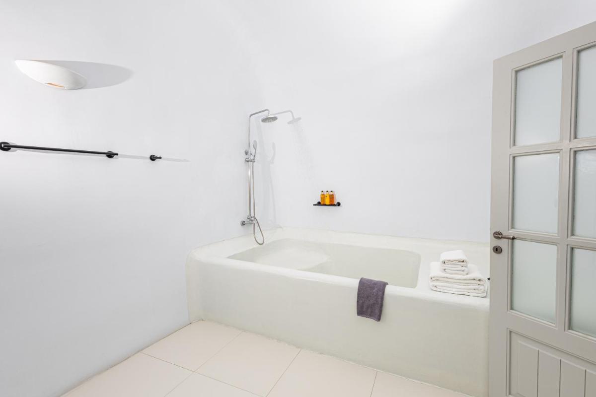 Grand Ambassador Santorini Hotel
