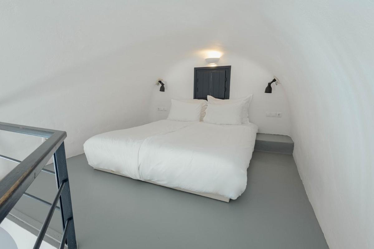 Grand Ambassador Santorini Hotel