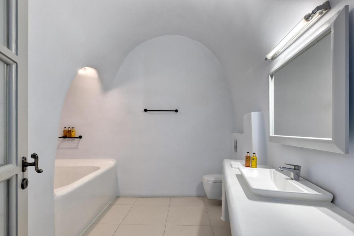 Grand Ambassador Santorini Hotel