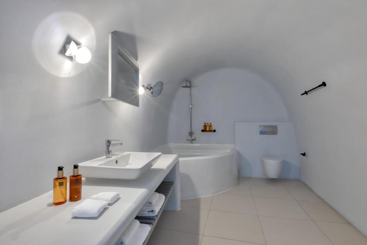 Grand Ambassador Santorini Hotel