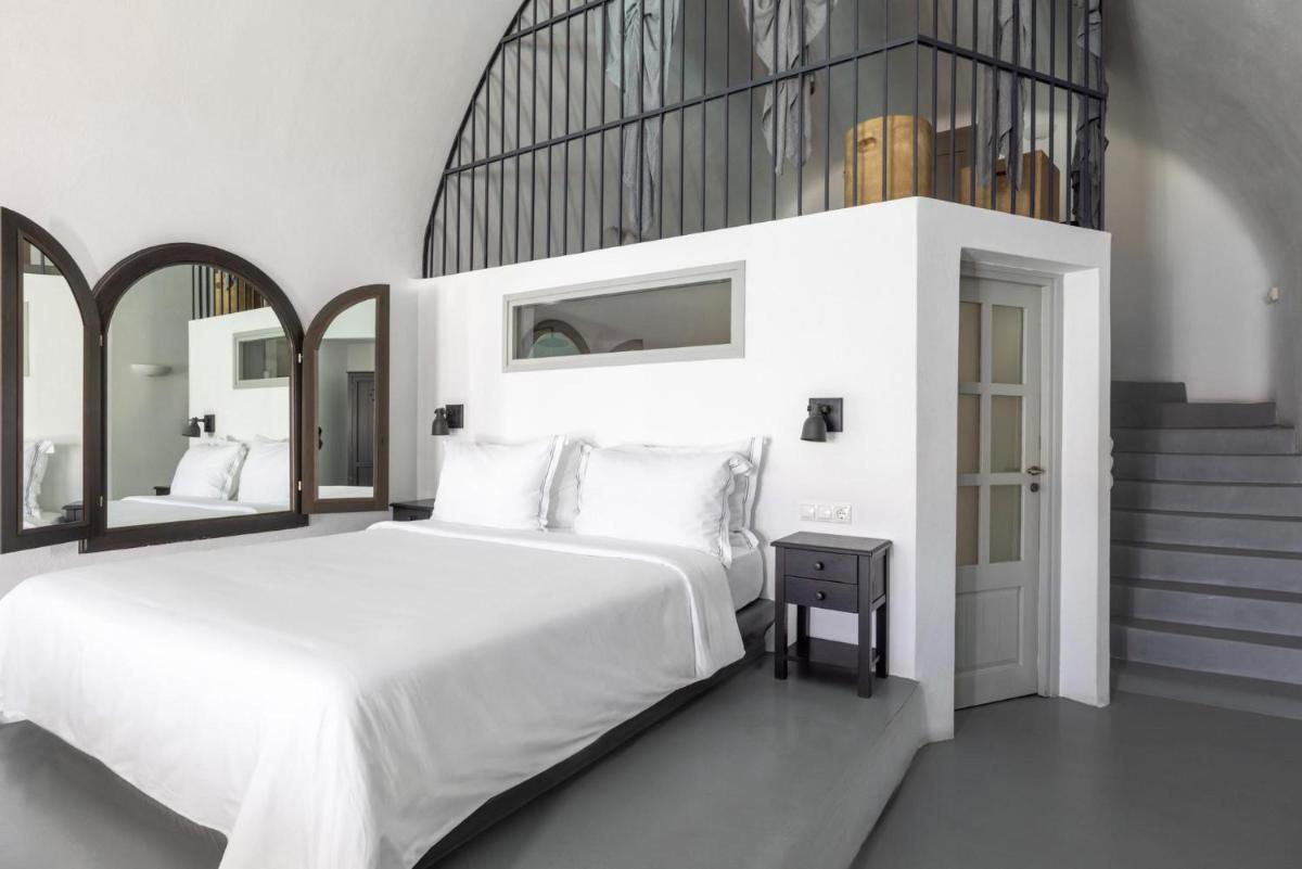 Grand Ambassador Santorini Hotel