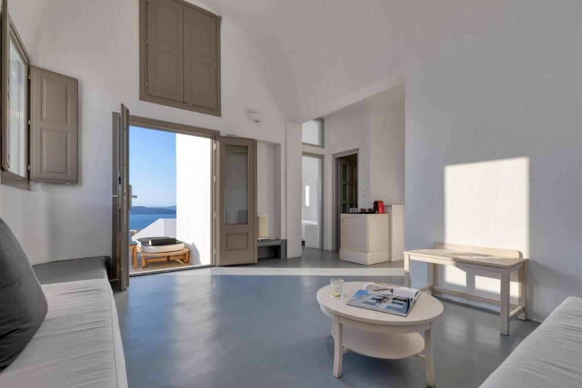Grand Ambassador Santorini Hotel