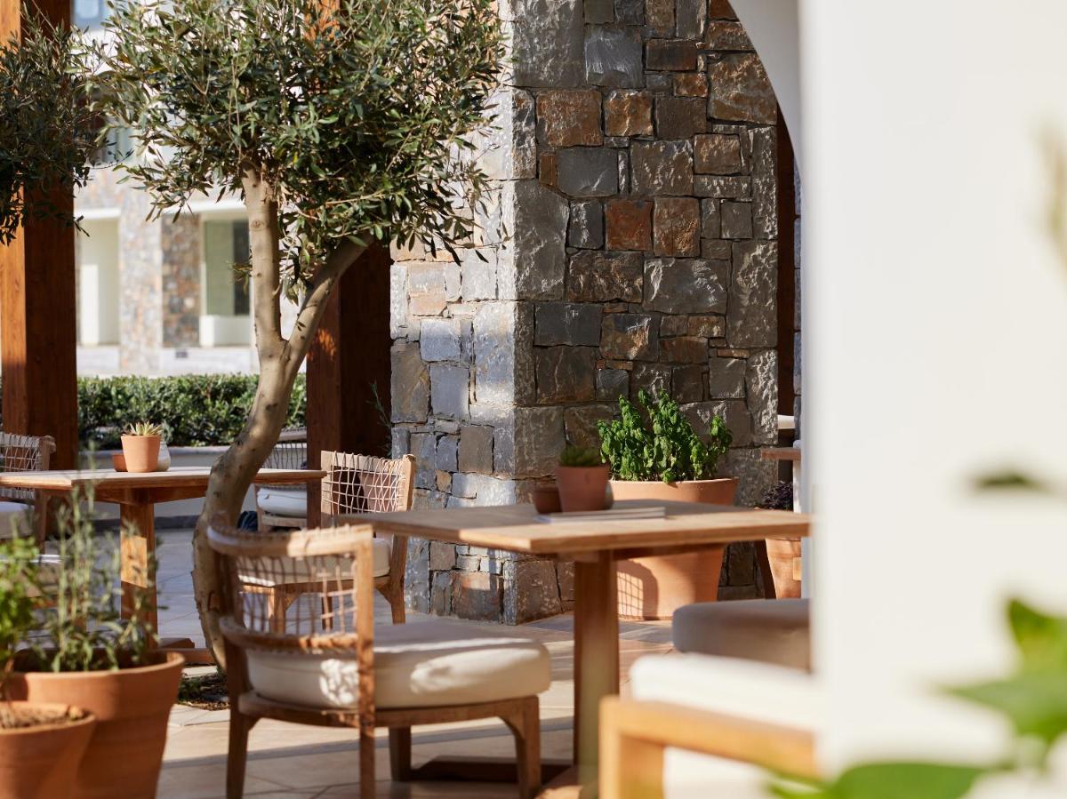 Amirandes, A Resort to Live