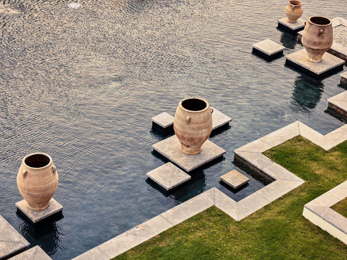 Amirandes, A Resort to Live