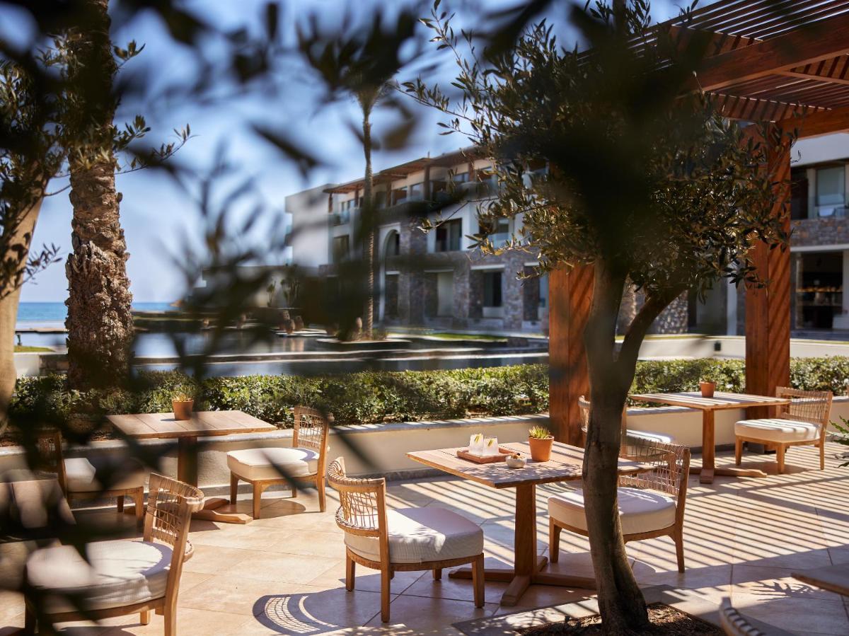 Amirandes, A Resort to Live