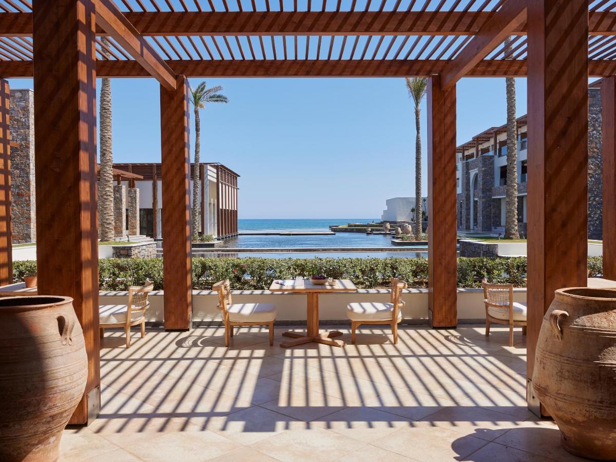 Amirandes, A Resort to Live