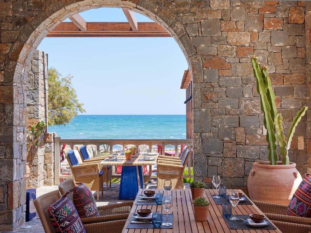 Amirandes, A Resort to Live