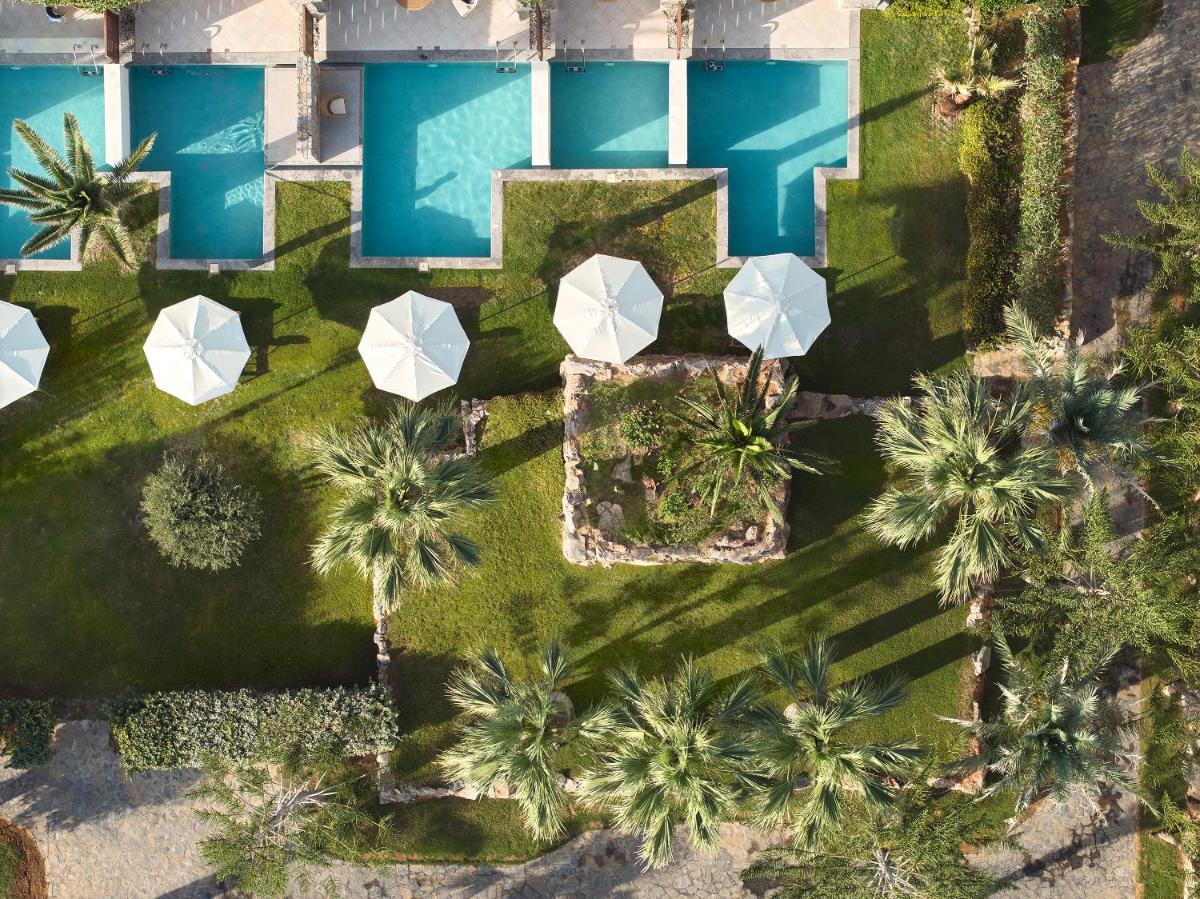 Amirandes, A Resort to Live