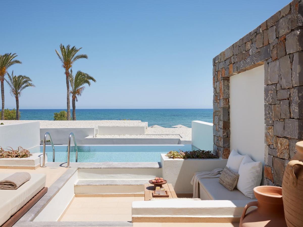 Amirandes, A Resort to Live