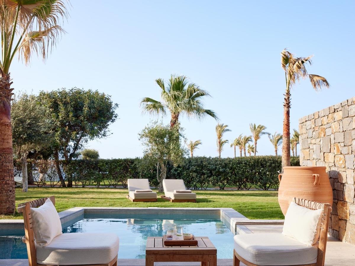 Amirandes, A Resort to Live