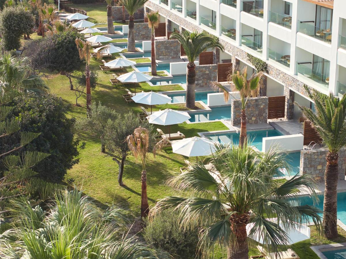 Amirandes, A Resort to Live