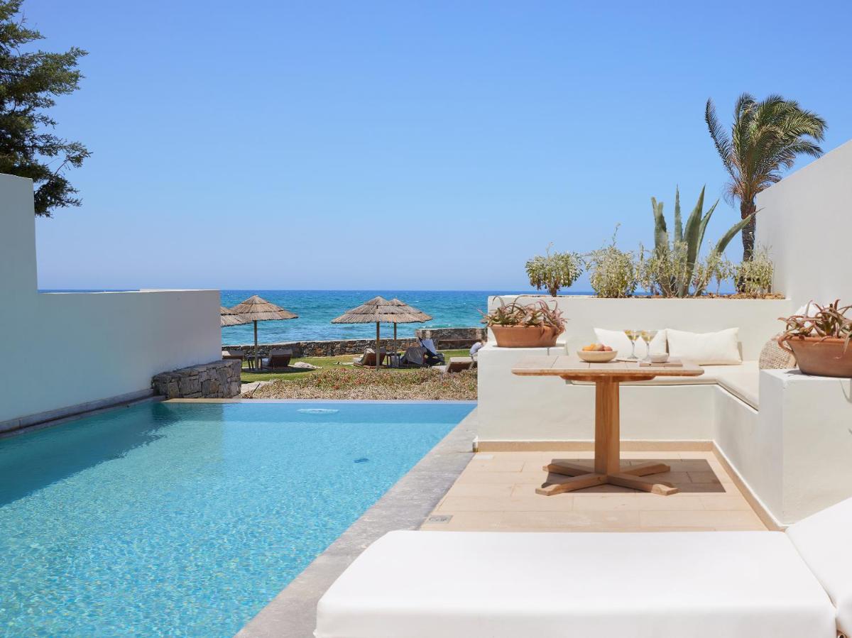 Amirandes, A Resort to Live