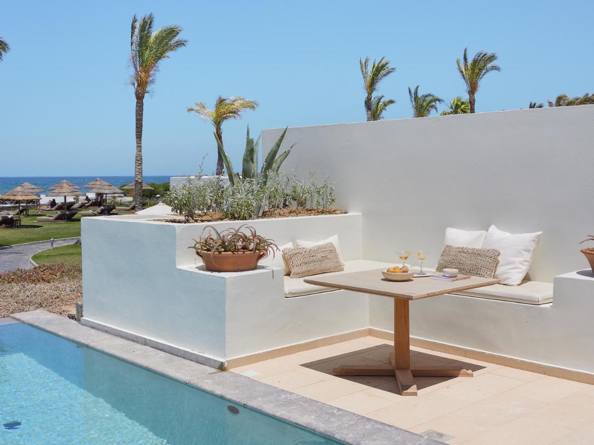 Amirandes, A Resort to Live