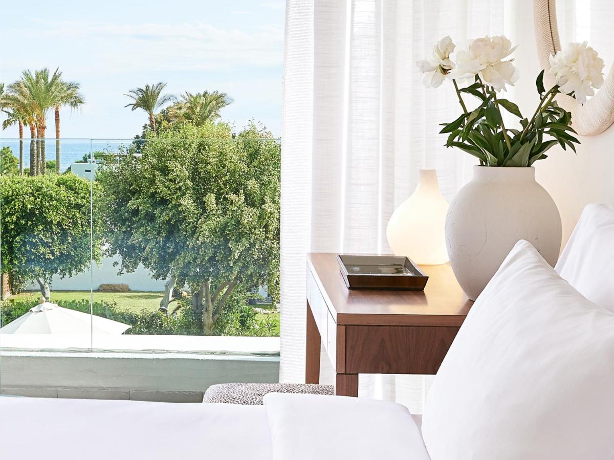Amirandes, A Resort to Live