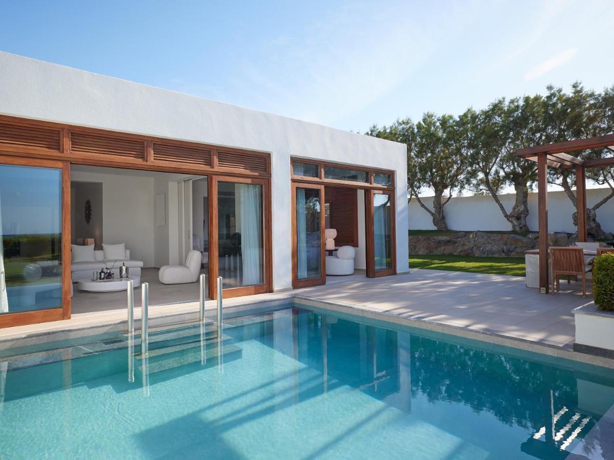Amirandes, A Resort to Live