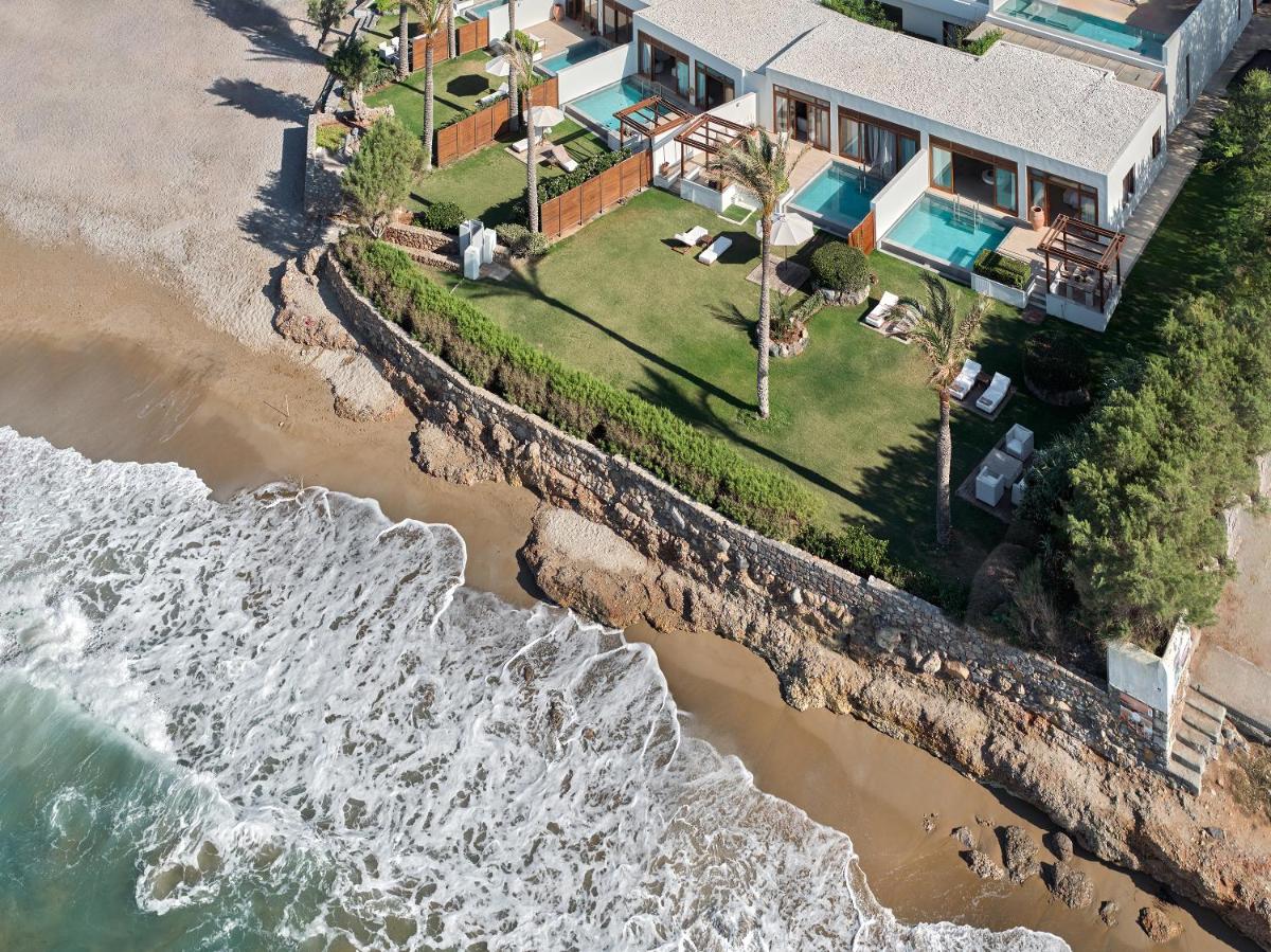 Amirandes, A Resort to Live