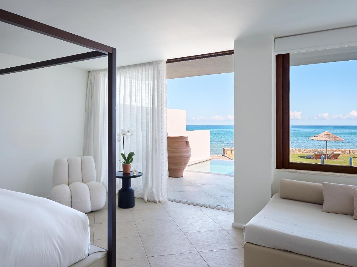Amirandes, A Resort to Live