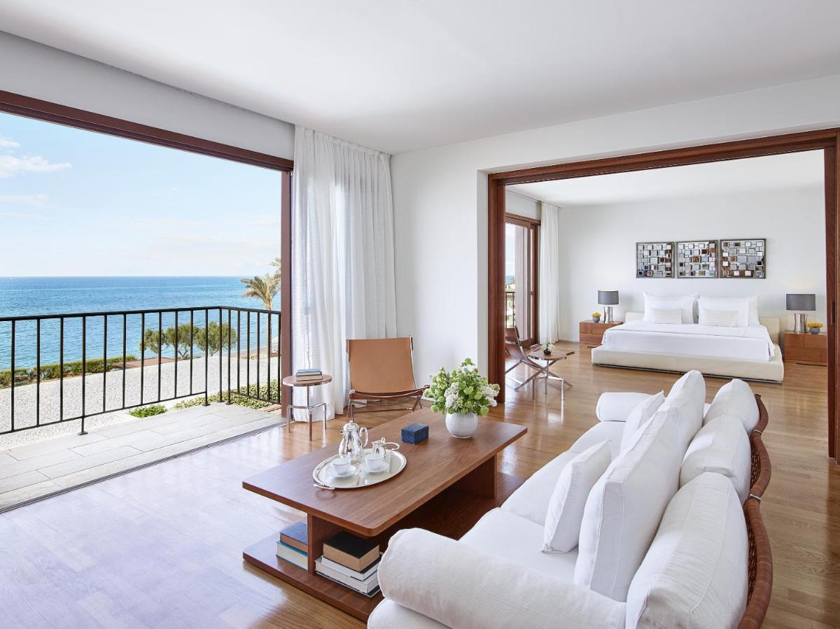 Amirandes, A Resort to Live