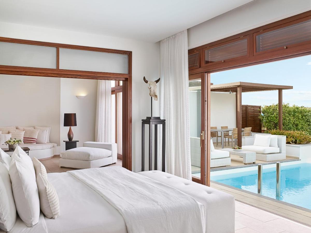 Amirandes, A Resort to Live