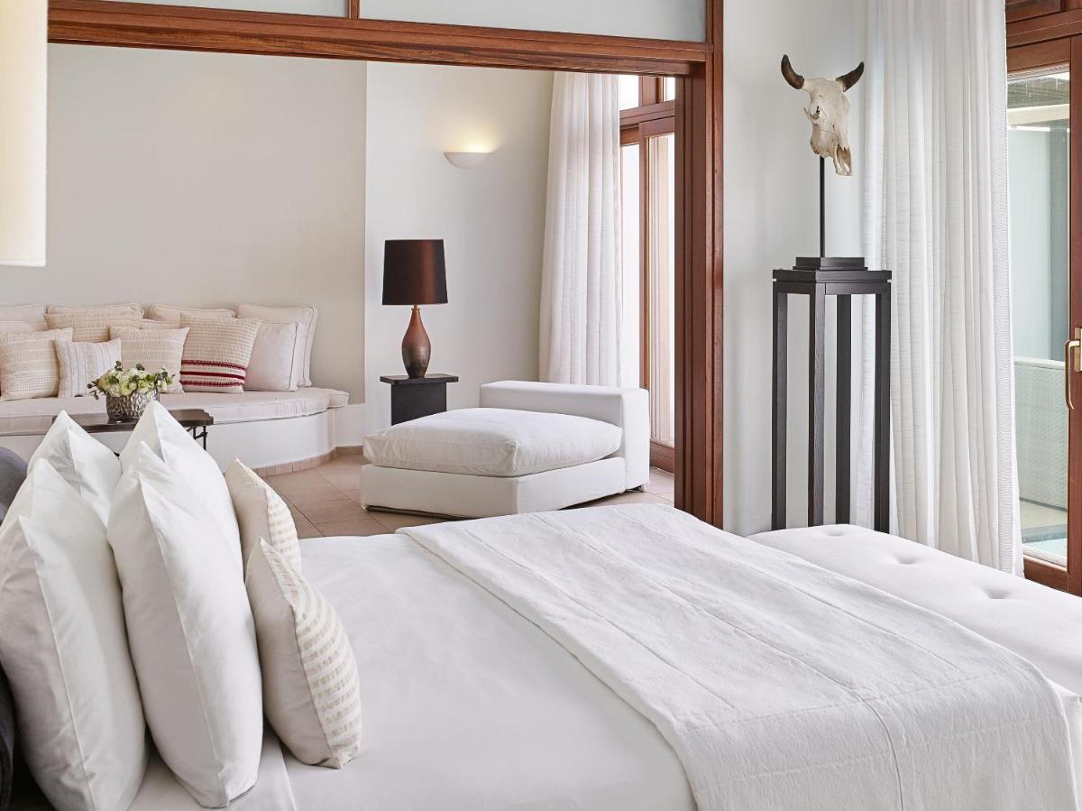 Amirandes, A Resort to Live