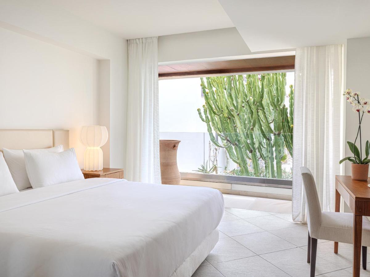 Amirandes, A Resort to Live