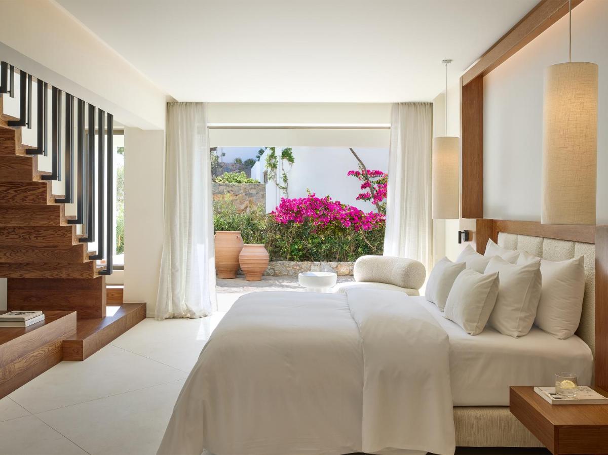 Amirandes, A Resort to Live
