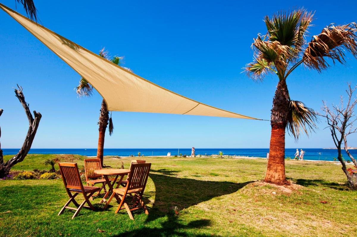 Amphora Hotel & Suites