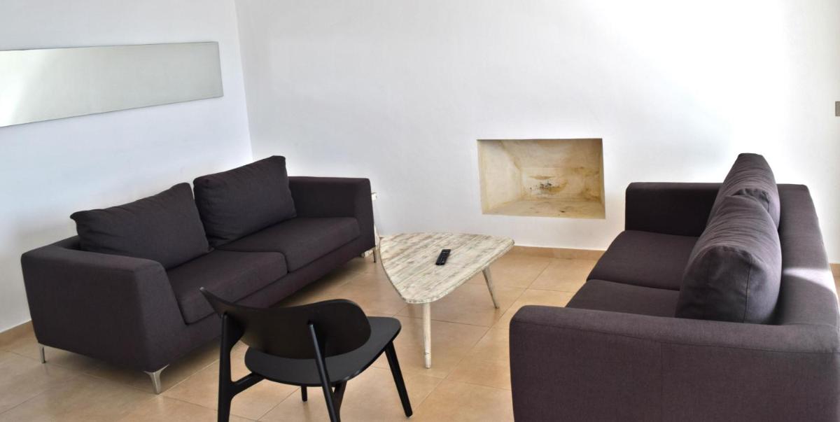 Amphora Hotel & Suites