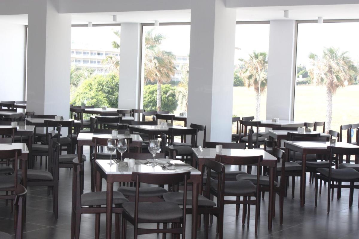 Amphora Hotel & Suites