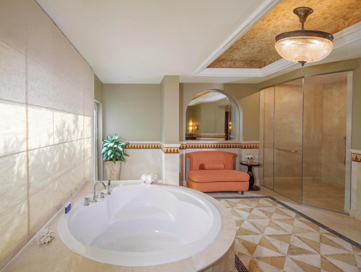 Anantara Desert Islands Resort & Spa