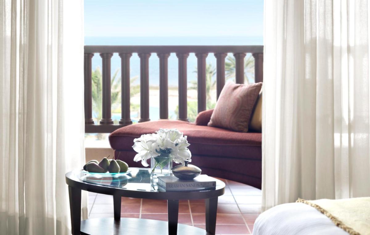 Anantara Desert Islands Resort & Spa