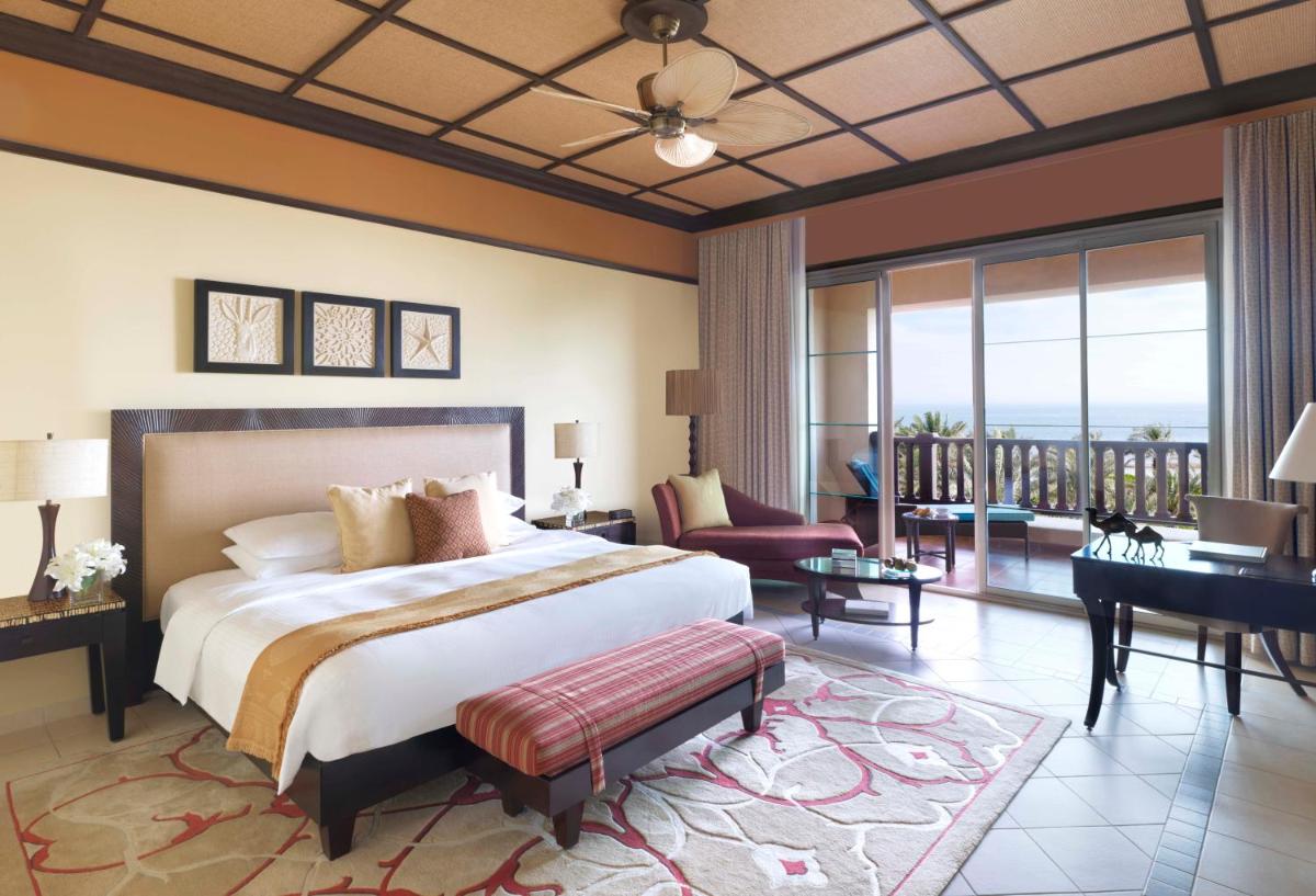 Anantara Desert Islands Resort & Spa